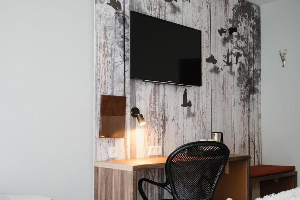 Comfort Double Room, Balcony, Garden View | Interior