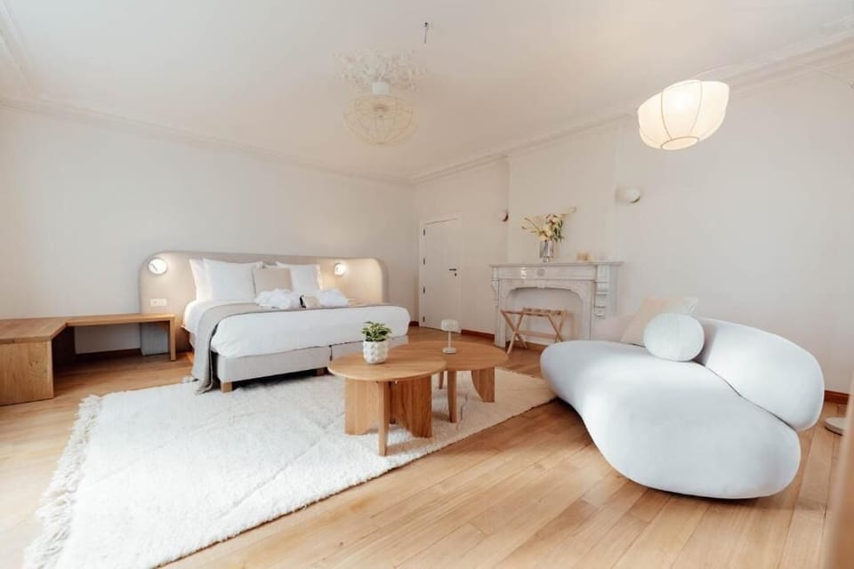 Comfort Double Room | In-room safe, free WiFi, bed sheets