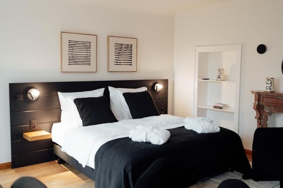 Comfort Double Room | In-room safe, free WiFi, bed sheets
