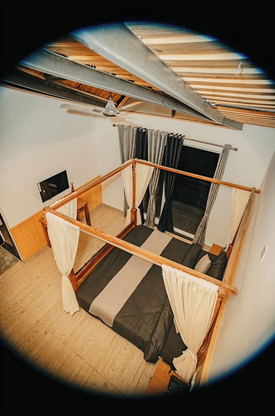 Deluxe Double Room | Hypo-allergenic bedding, desk, soundproofing, free WiFi