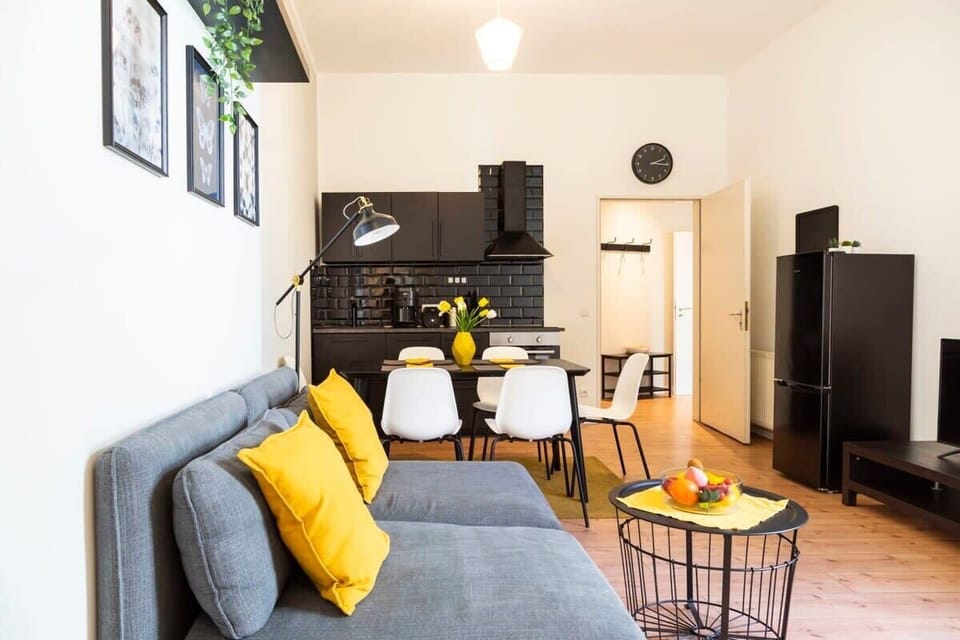 Kitchen & living room