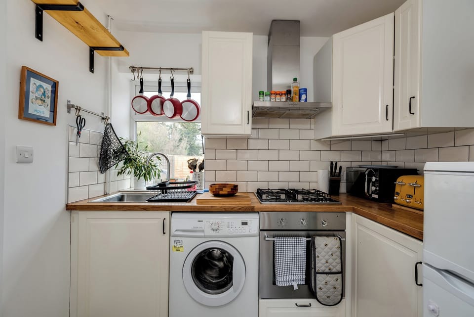 Cookware/dishes/utensils
