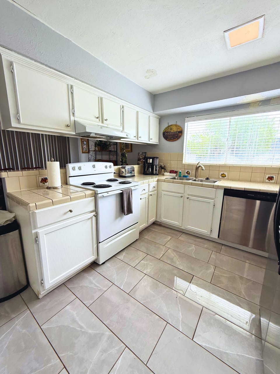 Well-stocked kitchen with everything you need for your stay