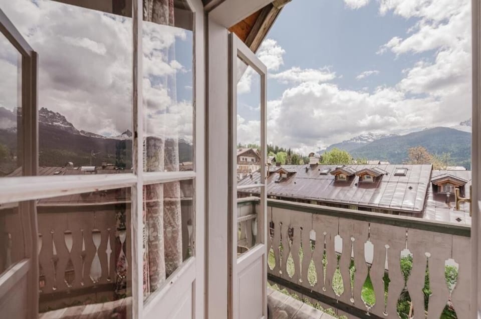 Apartment, Balcony, Mountain View | Terrace/patio