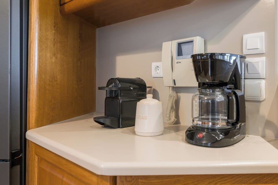 Superior Villa, Sea View | Private kitchen | Full-size fridge, microwave, oven, stovetop