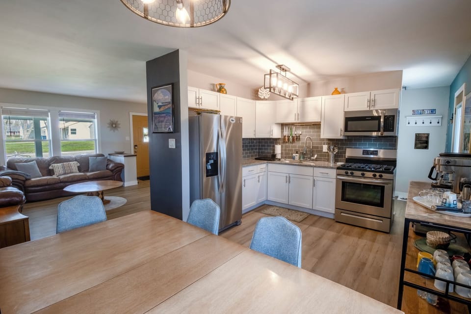 Main Level | Kitchen | Dining
