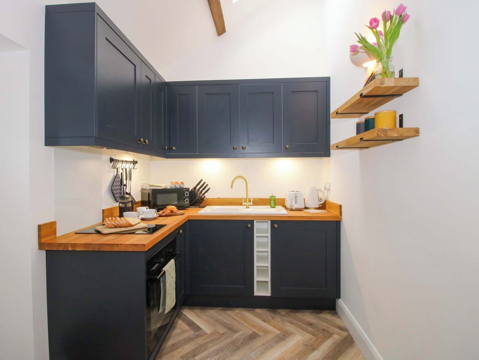 Cookware/dishes/utensils