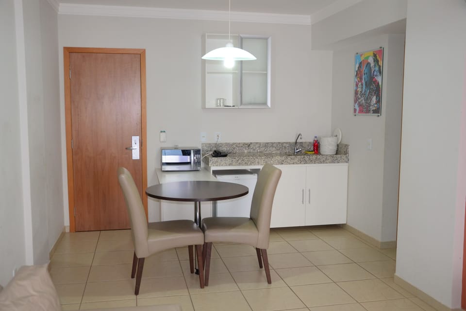 Standard Apartment | Private kitchenette | Fridge, microwave, griddle