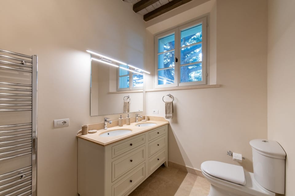 Superior Double or Twin Room, Garden View | Bathroom