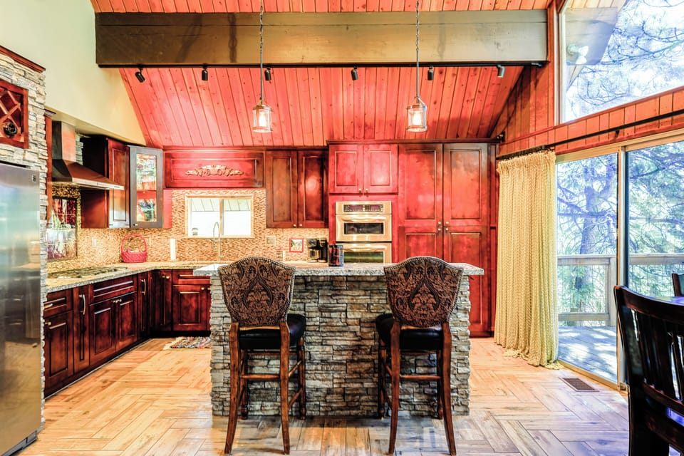 House, Patio, Garden View | Private kitchen
