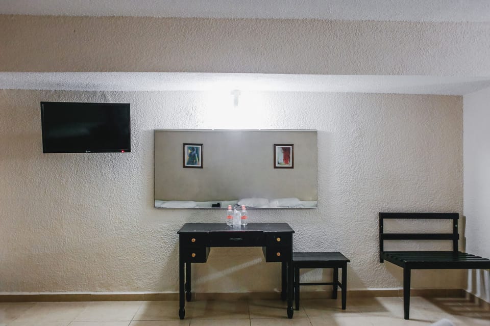 Triple Room | In-room dining