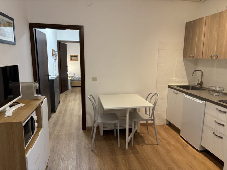 Apartment, 2 Bedrooms, Terrace | Dining room