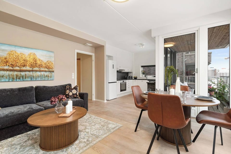 Apartment, 2 Bedrooms, Accessible, Patio | Dining room