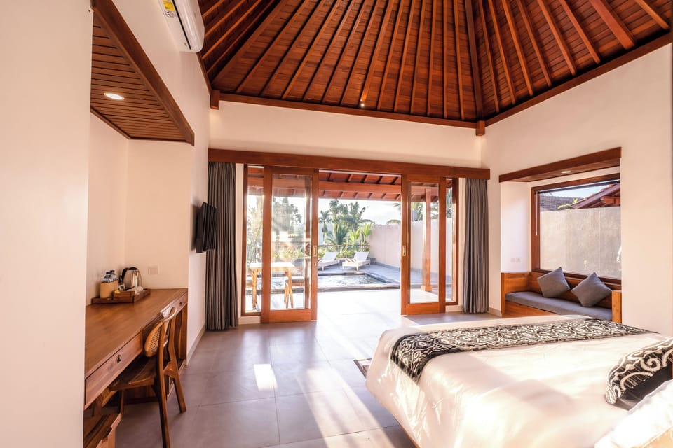 Luxury Villa, 1 Bedroom, Balcony, Mountain View | Desk, laptop workspace, free WiFi