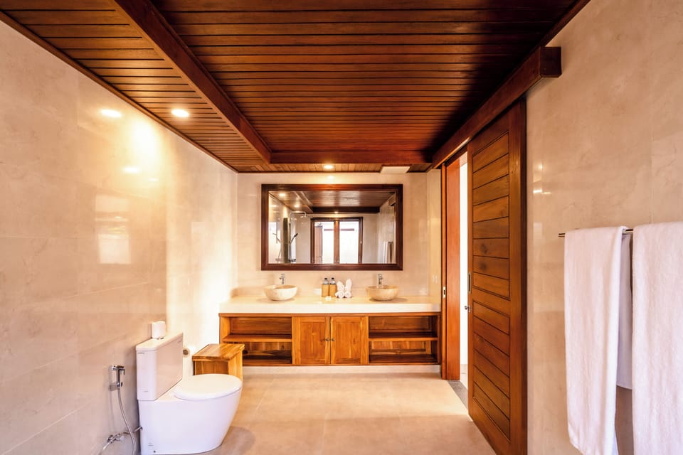 Luxury Villa, 1 Bedroom, Balcony, Mountain View | Bathroom | Free toiletries, hair dryer, towels, soap