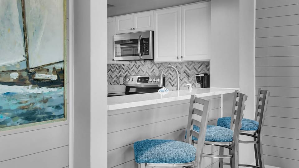 Eat-in bar seating