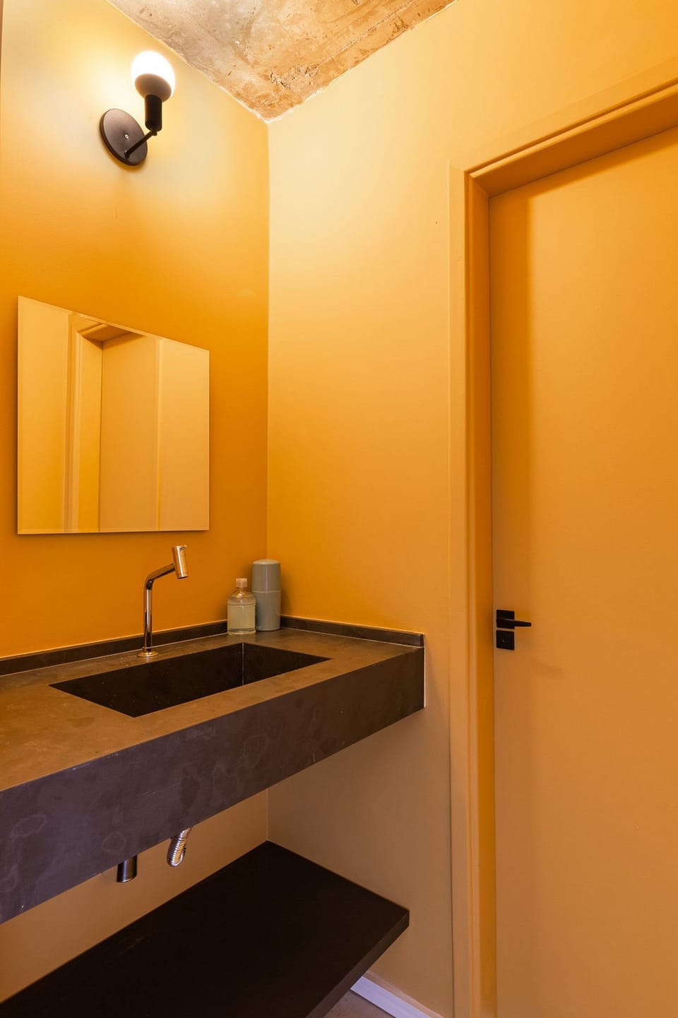 Superior Apartment | Bathroom | Shower, soap, shampoo, toilet paper