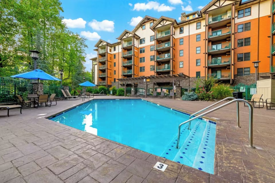 Outdoor Pool and Hot Tub