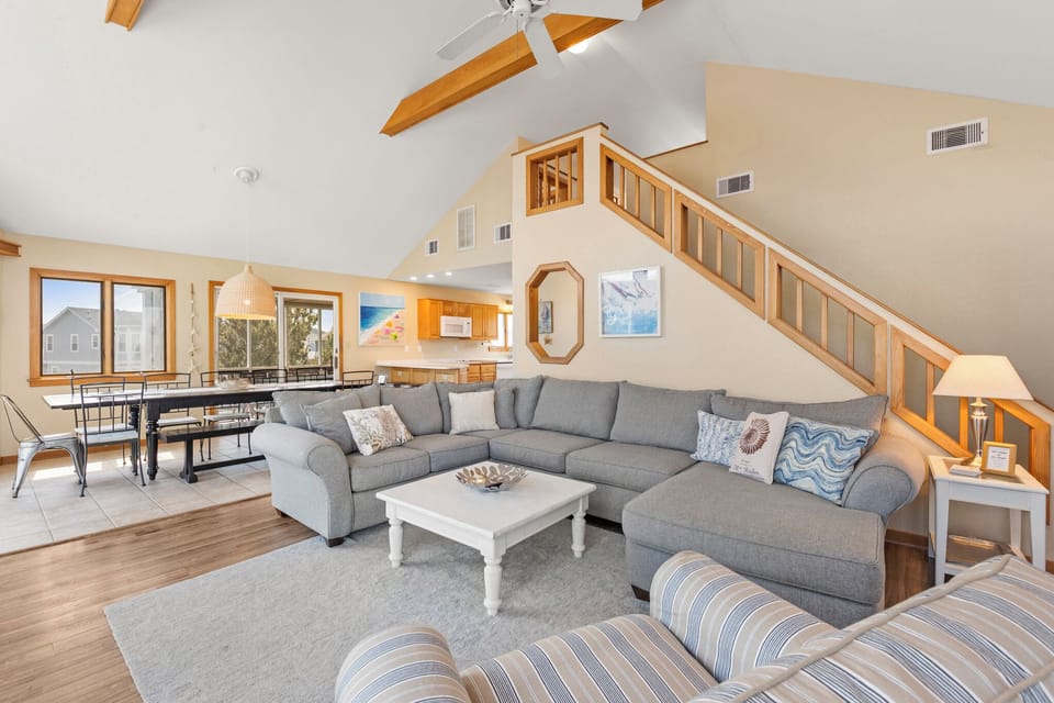 VOH138: Shell Cottage | Top Level Living Area