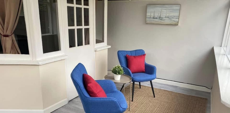 Escape & Estates Serviced Accommodation & Short Lets 			