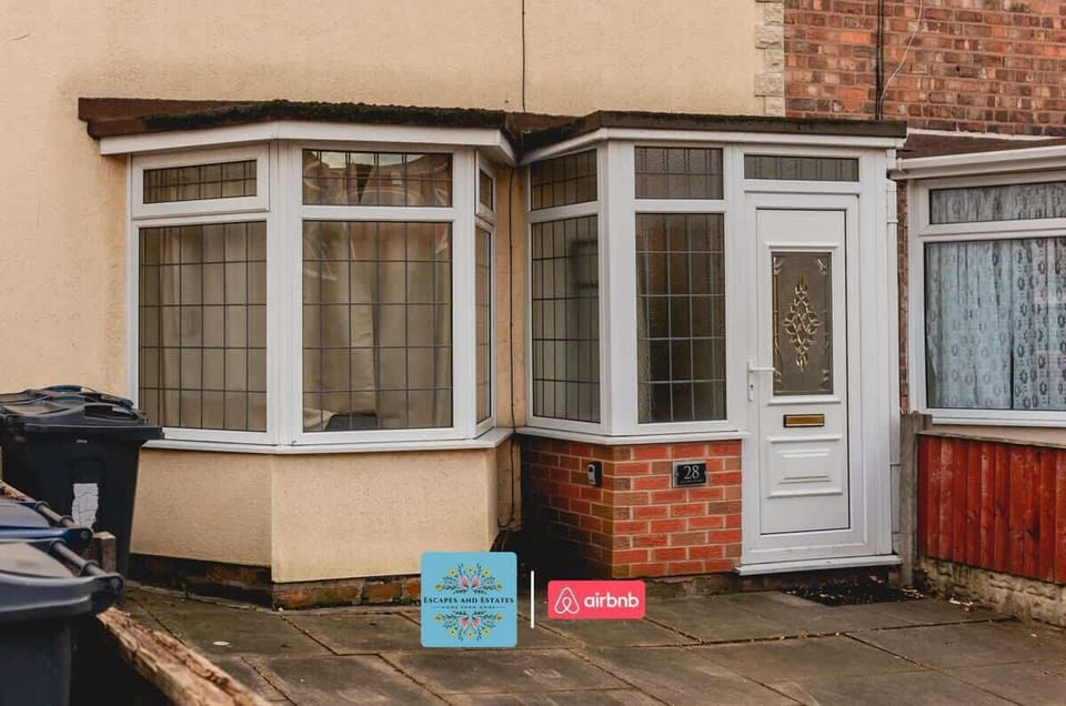 Escape & Estates Serviced Accommodation & Short Lets 			