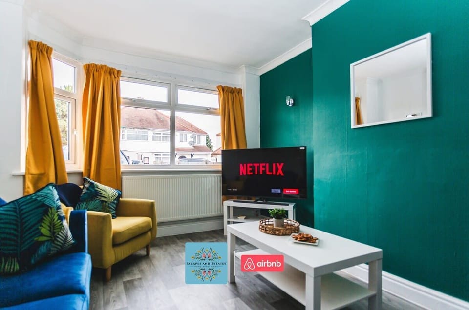 Lounge at Escape & Estates Serviced Accommodation & Short Lets 			