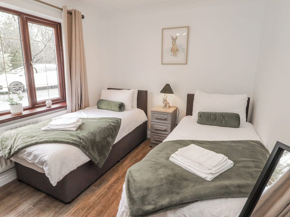 5 bedrooms, WiFi (free), individually decorated, individually furnished