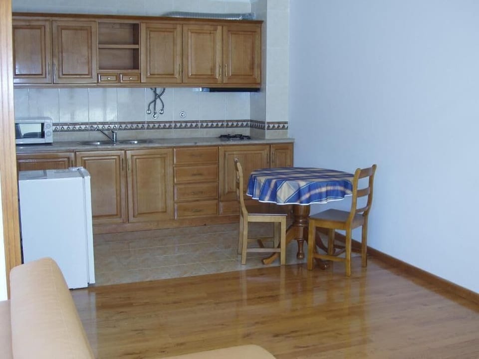 Standard Apartment, City View | Private kitchen