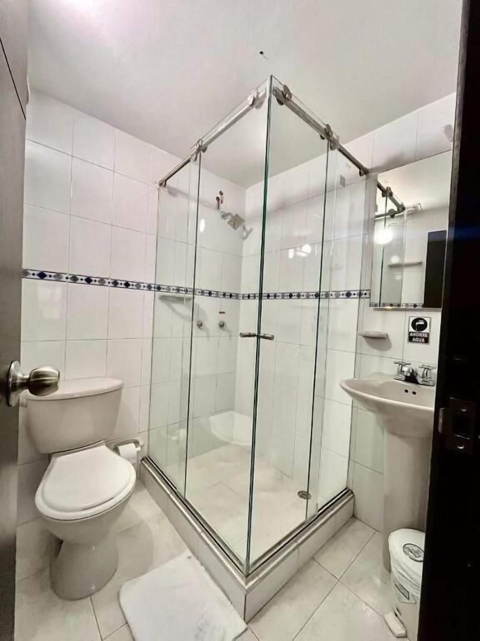 Standard Triple Room, Non Smoking, Pets Allowed | Bathroom