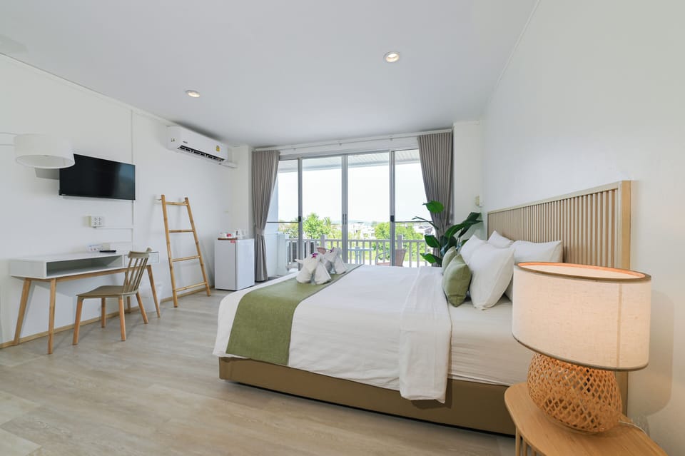 Family Suite | Hypo-allergenic bedding, free WiFi, bed sheets