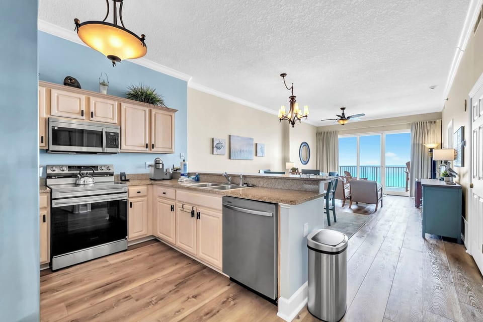 Full kitchen