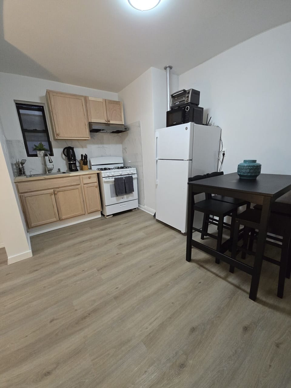 Fully functional Kitchen with Dinning Area. Everything you need to make a homecooked meal