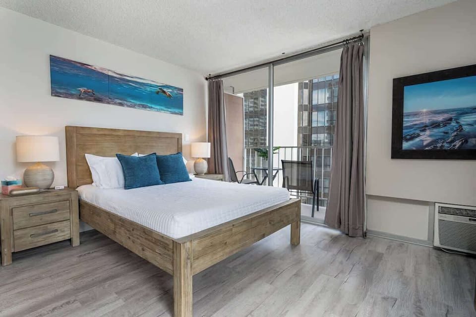 Well appointment sleeping area.   Ear plugs can be found in bedside drawer. 