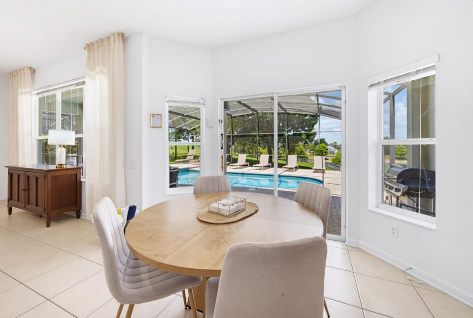Breakfast nook