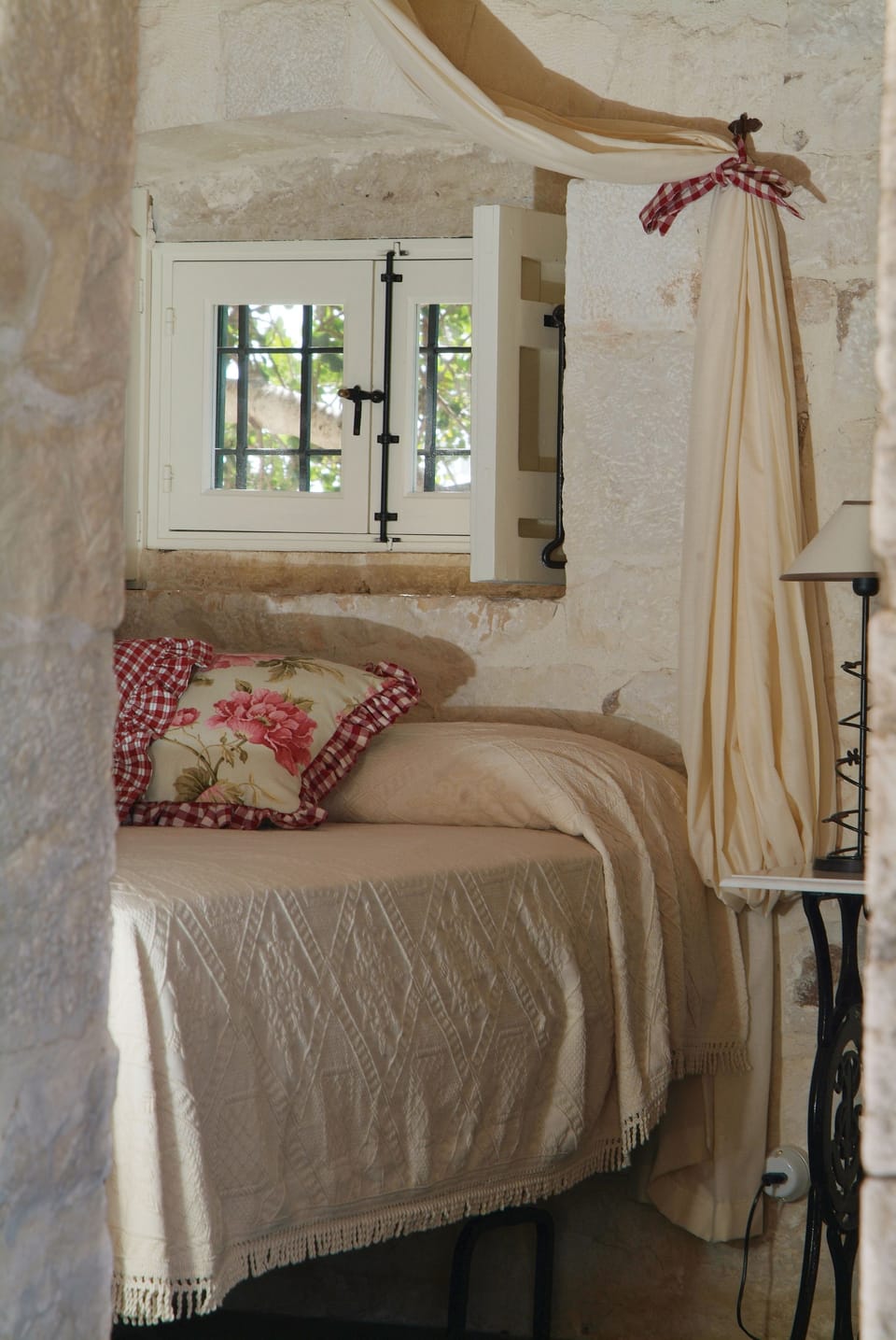 Premium bedding, minibar, desk, soundproofing