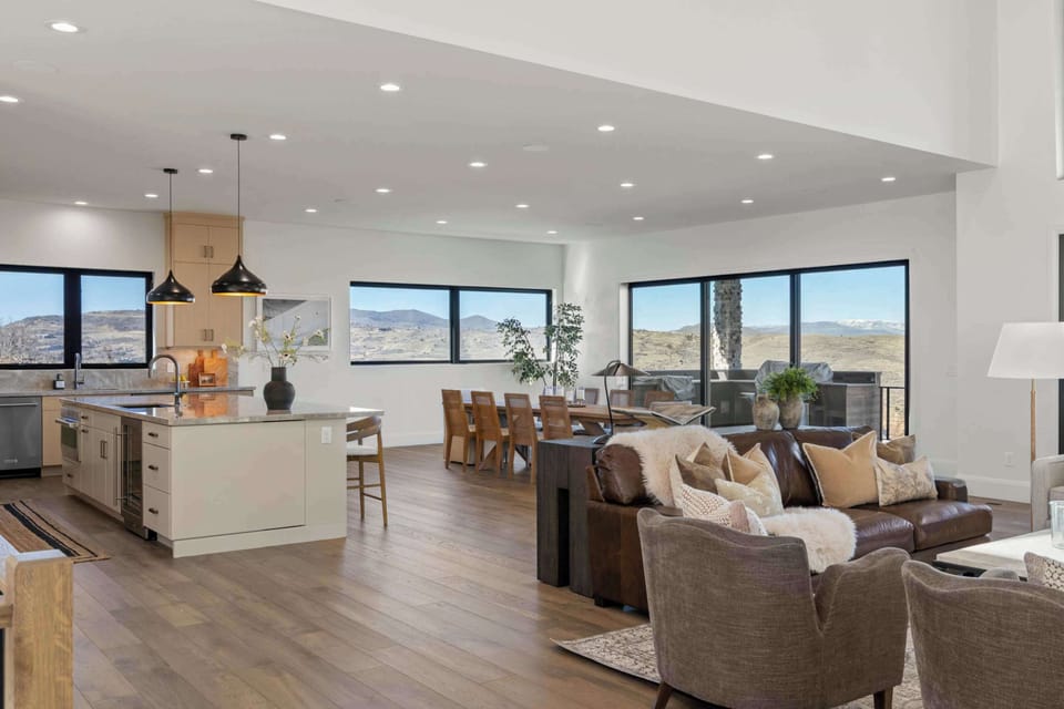 Large chef’s kitchen and living space ideal for entertaining