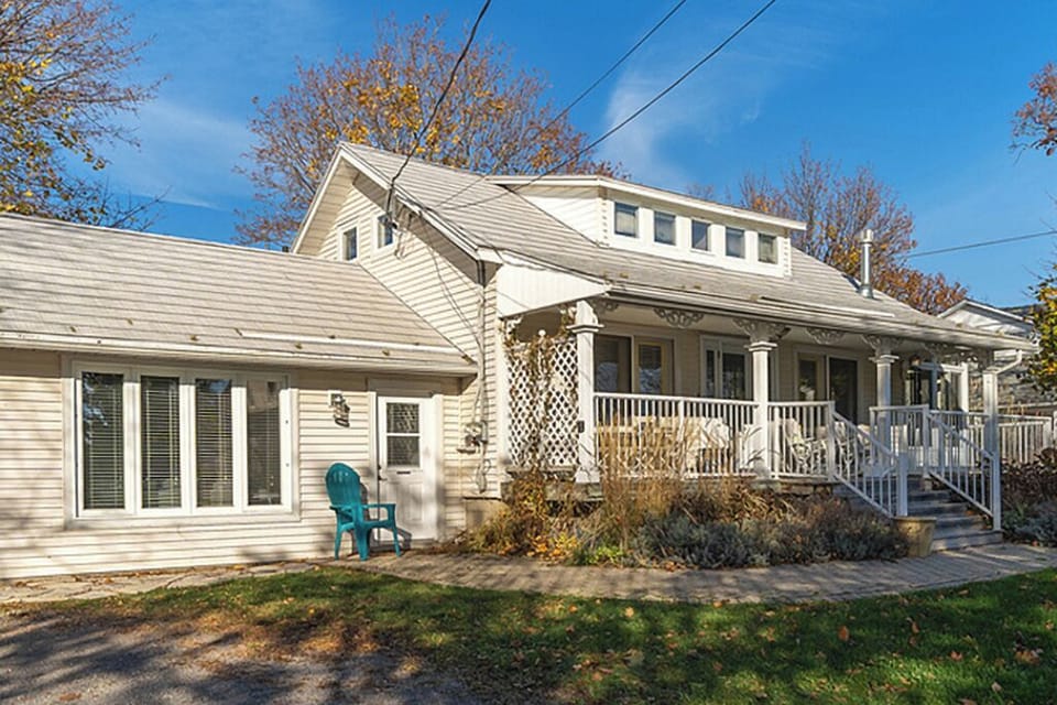Lakeview exterior