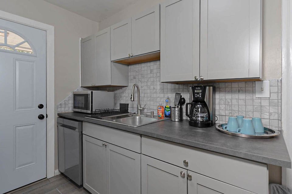Kitchen Sink & Stovetop Area
