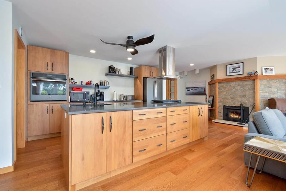 Open kitchen