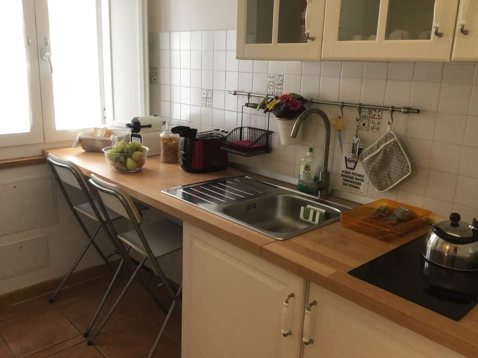 Free daily self-serve breakfast