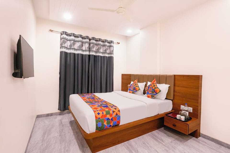 Deluxe Room | Egyptian cotton sheets, premium bedding, in-room safe, free WiFi