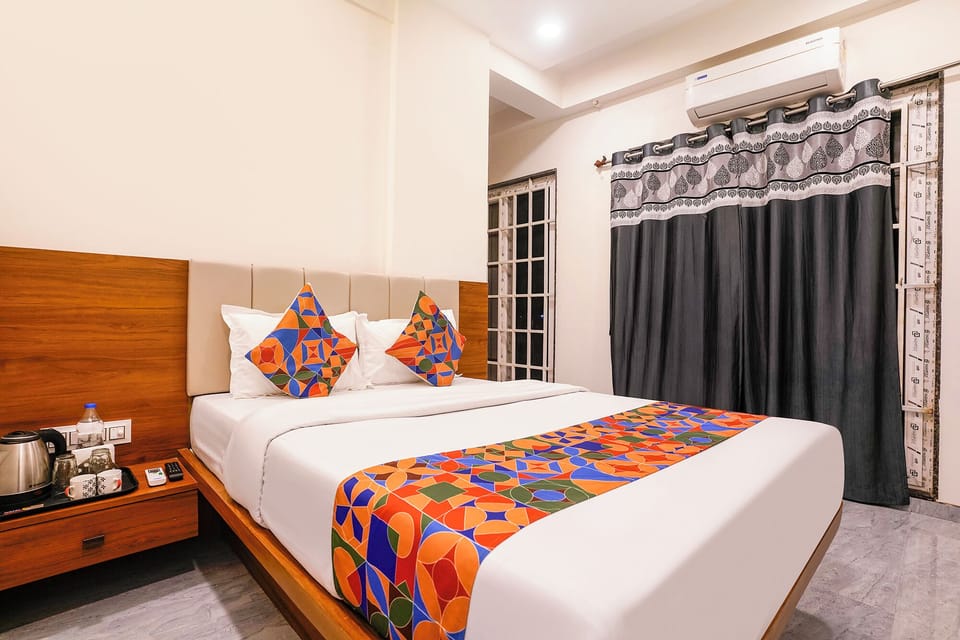Egyptian cotton sheets, premium bedding, in-room safe, free WiFi