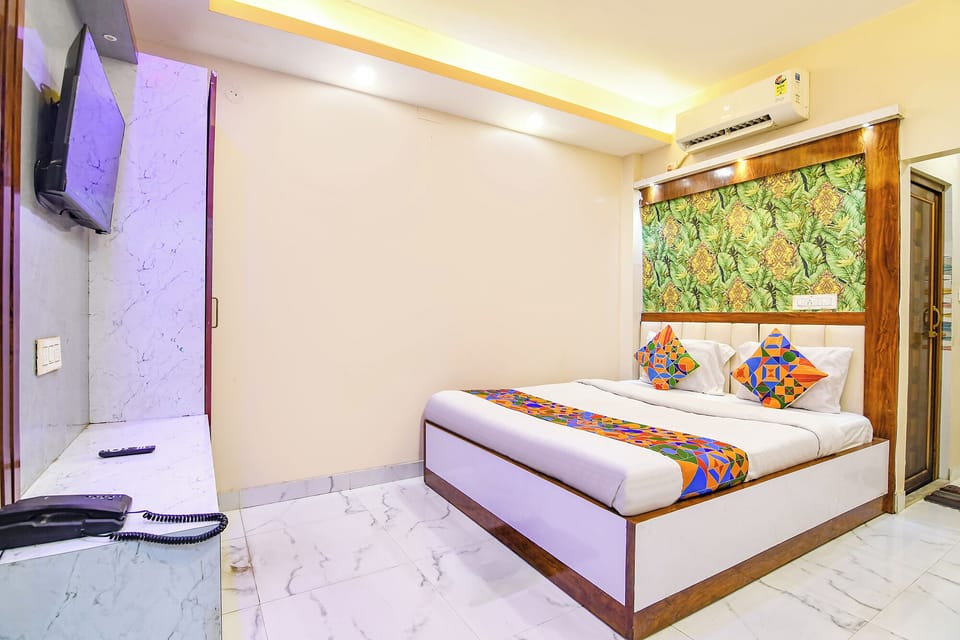 Egyptian cotton sheets, premium bedding, in-room safe, free WiFi