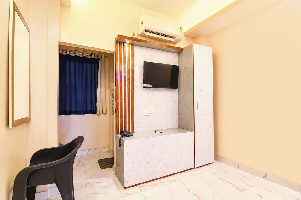 Egyptian cotton sheets, premium bedding, in-room safe, free WiFi