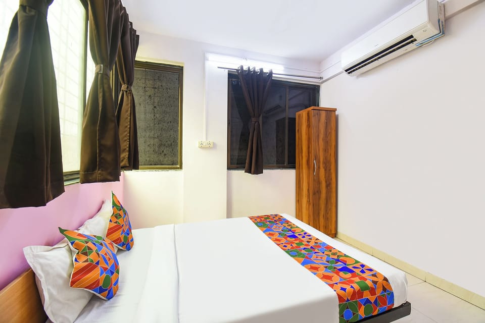 Egyptian cotton sheets, premium bedding, in-room safe, free WiFi