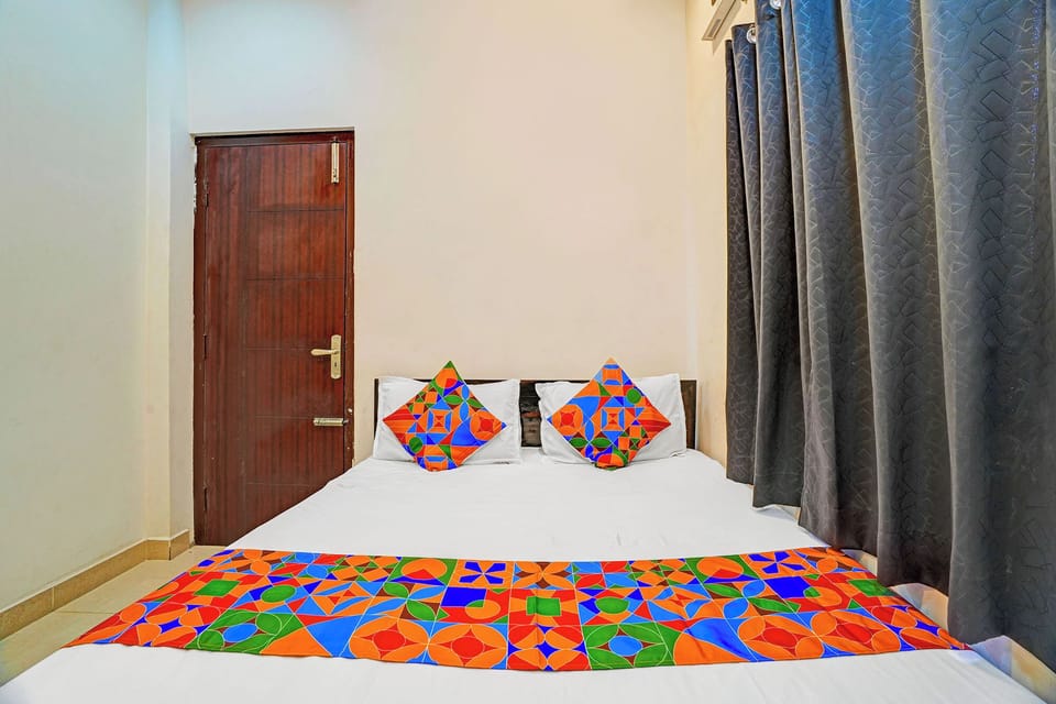 Egyptian cotton sheets, premium bedding, in-room safe, free WiFi