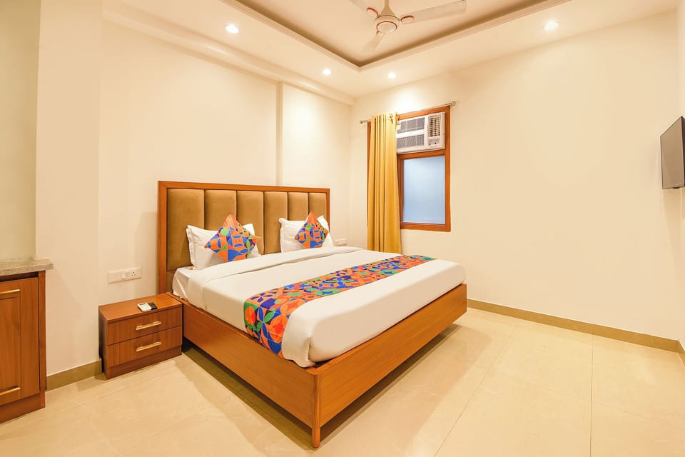Egyptian cotton sheets, premium bedding, in-room safe, free WiFi