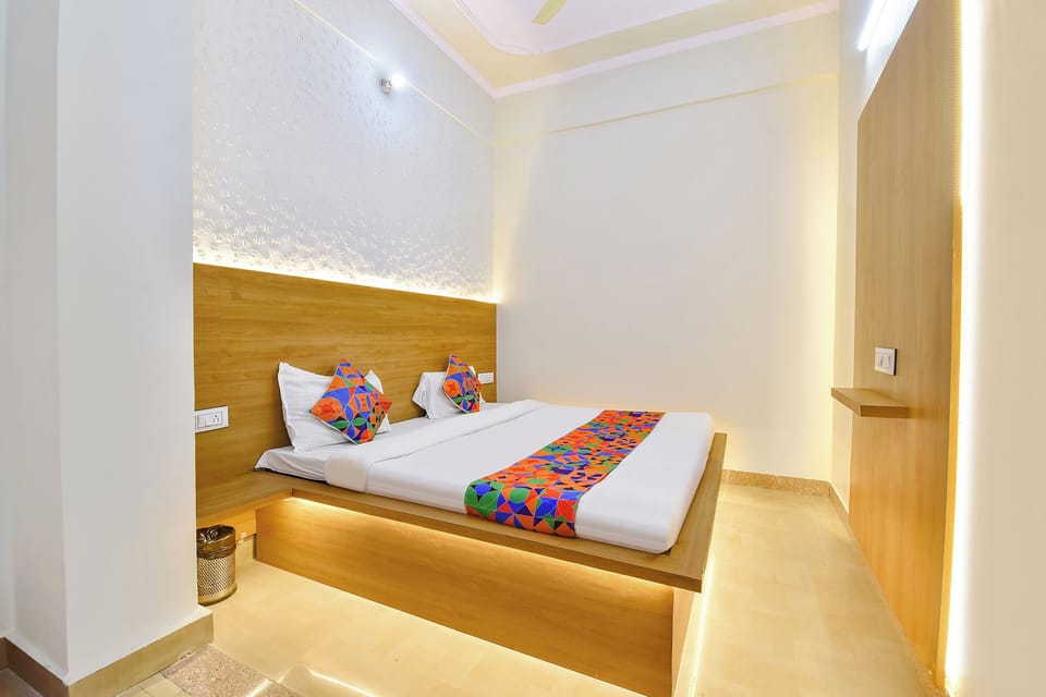 Egyptian cotton sheets, premium bedding, in-room safe, free WiFi