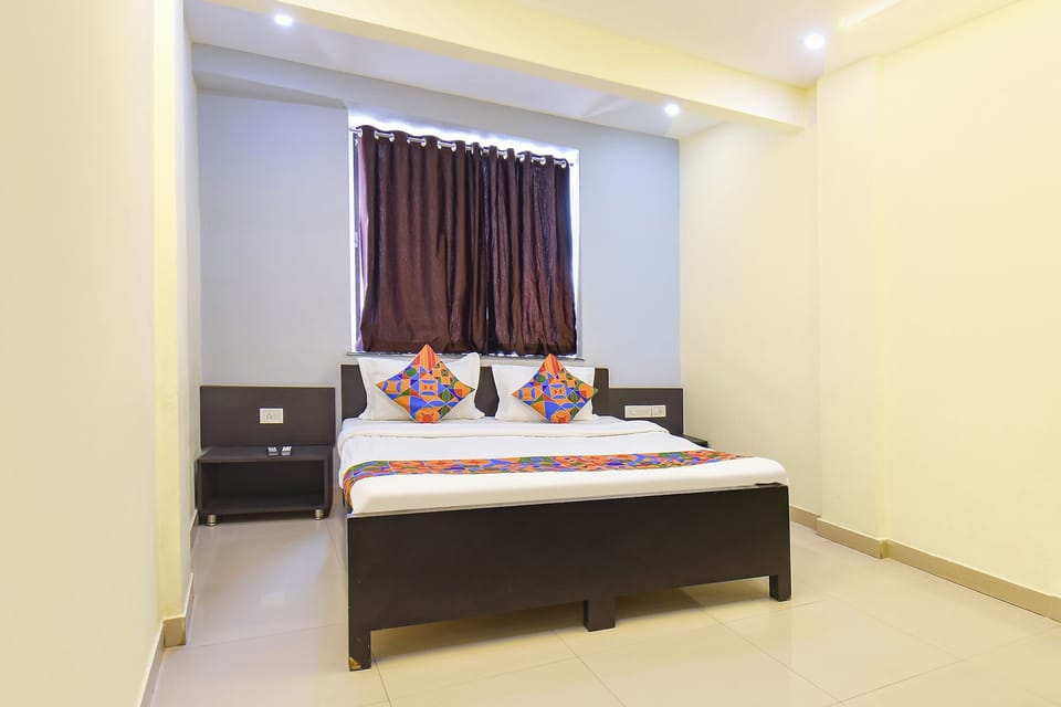 Deluxe Room | Egyptian cotton sheets, premium bedding, in-room safe, free WiFi