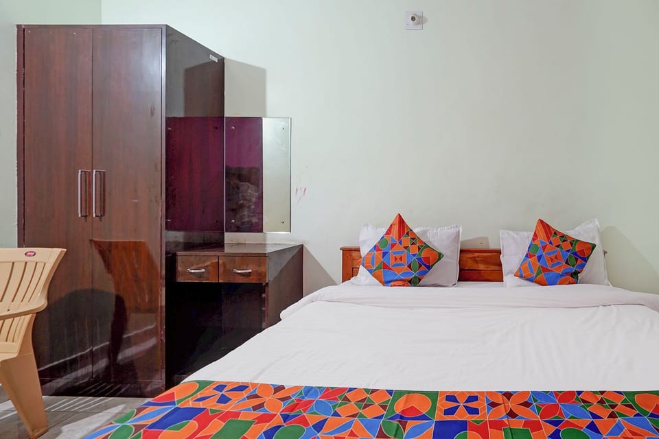 Deluxe Room | Egyptian cotton sheets, premium bedding, in-room safe, WiFi (free)